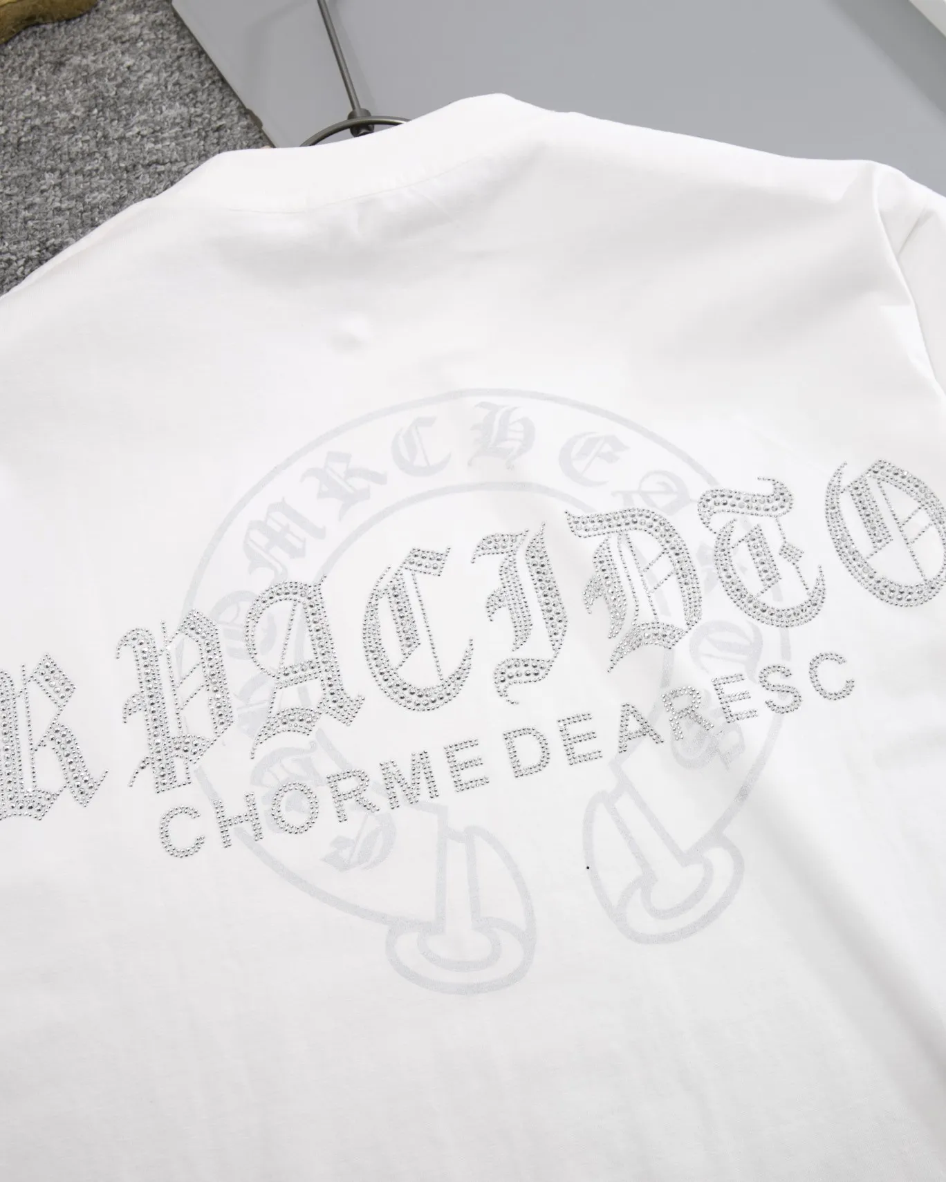 P190 💰 CHROME HEARTS hot-drilled short-sleeved T-shirt. High-end hot-drilled flower craftsmanship with front and rear logos. The fabric is comfortable and soft, with high-end washing. The ribs are custom-dyed in the same vat. Three standards are complete, the official website is synchronized, and the original mold is opened. The same style for men and women. It is also a practical item that is necessary for daily use. Color: Black White Pink Size: S M L XL